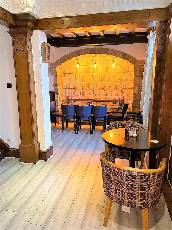 Ein Sitzbereich in der Unterkunft Cotswold Merrymouth Inn