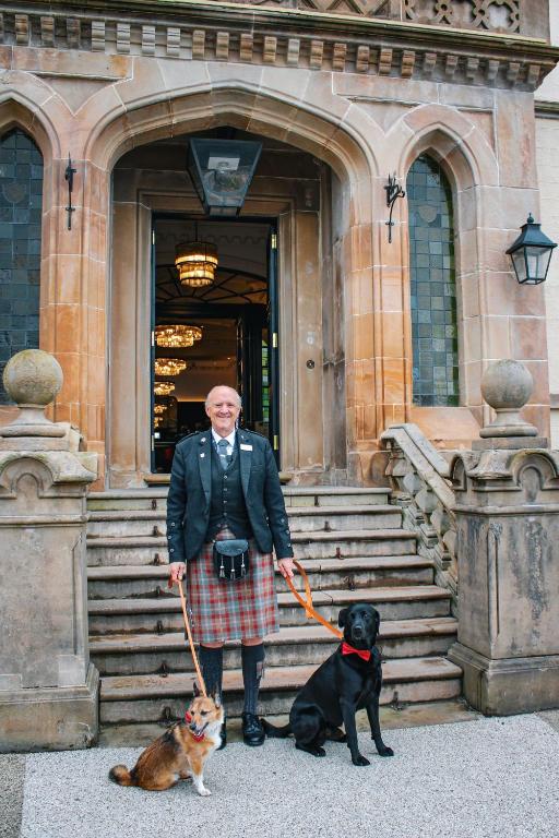 Domácí mazlíčci ubytovaní s hosty v ubytování Cameron House on Loch Lomond