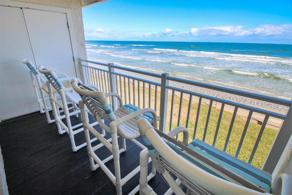 Vacation Home Colony Beach Club 227, New Smyrna Beach, FL
