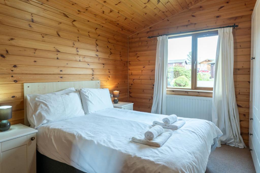 Postel nebo postele na pokoji v ubytování 8 Ocean View Lodge - 3 Bed-Sleeps 6-TJS8OV