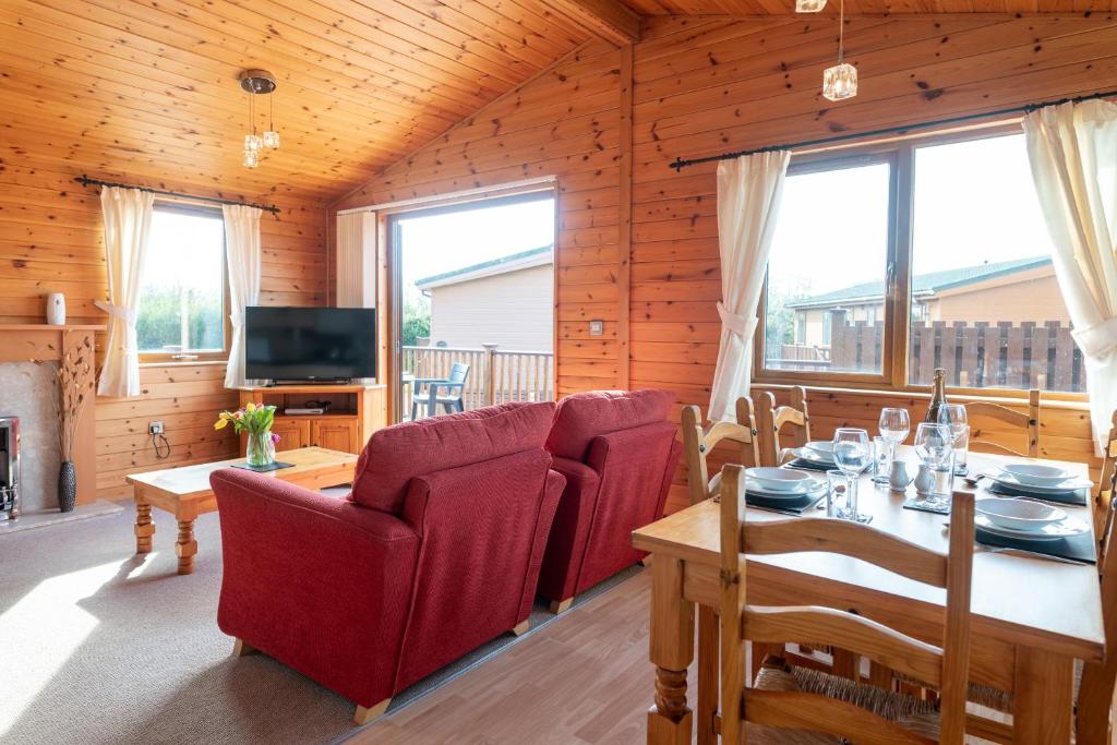 TV a/nebo společenská místnost v ubytování 8 Ocean View Lodge - 3 Bed-Sleeps 6-TJS8OV