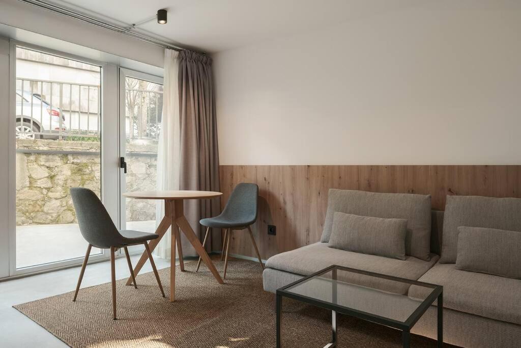 Posedenie v ubytovaní Moderno Apartamento San Antoniño Hapartments