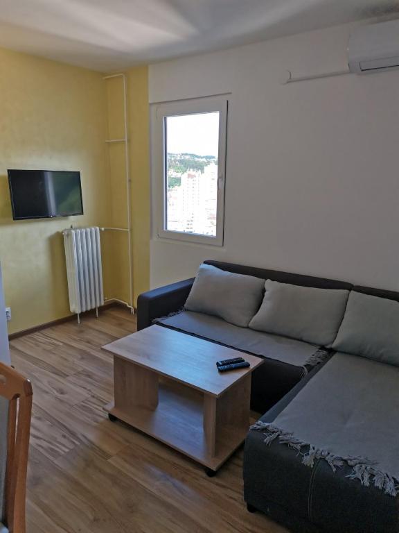 TV a/nebo společenská místnost v ubytování stan na dan IM
