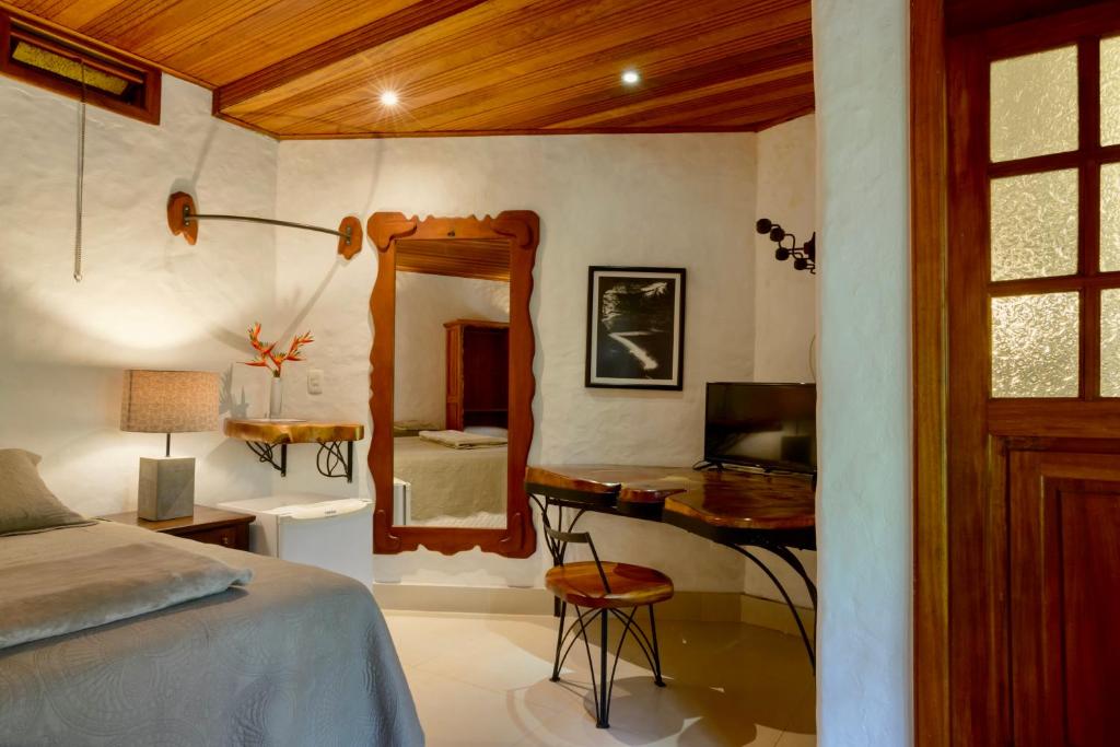 Pousada Vila Serrano - Suite With Garden View