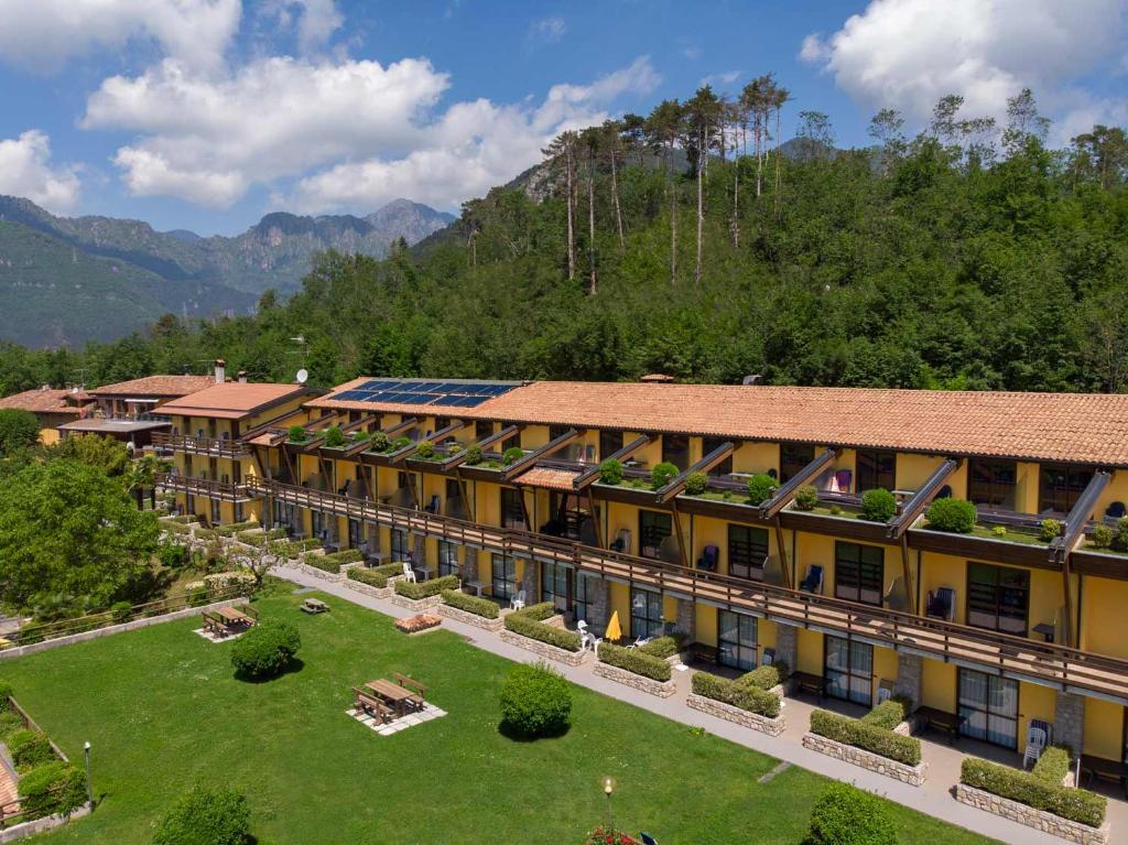Nespecifikovaný výhled na hory nebo výhled na hory při pohledu z aparthotelu