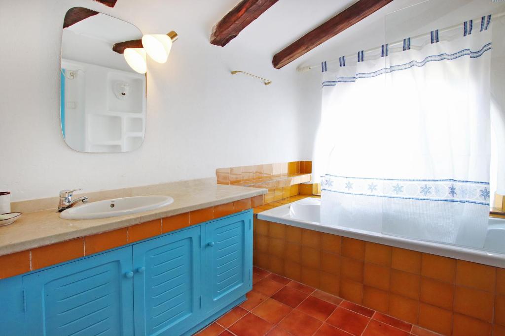  milana tub Villa Can Milana by Slow Villas, Andratx (updated prices 2025)