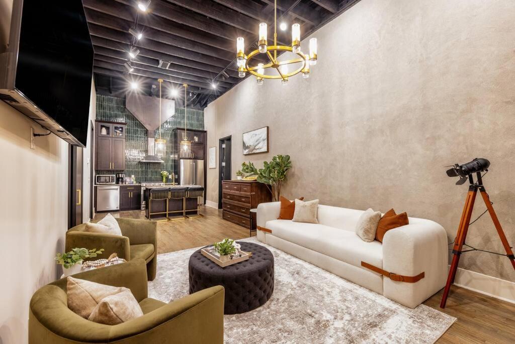 Luxurious Loft-Downtown Nash202, Nashville – Updated 2024 Prices