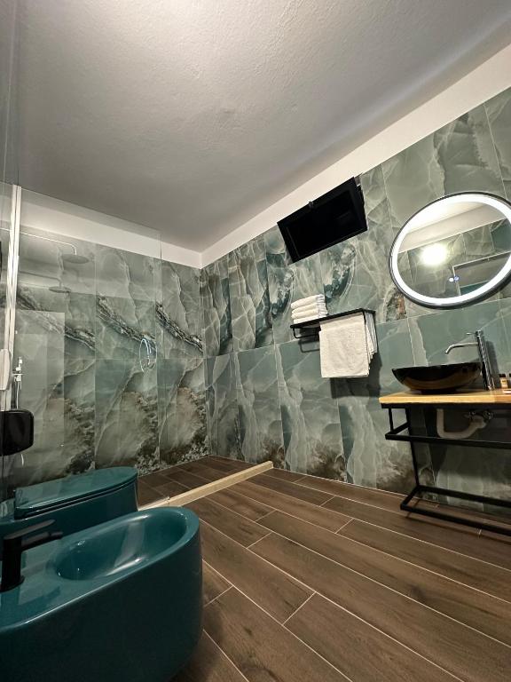 TV a/nebo společenská místnost v ubytování Inn Hotel