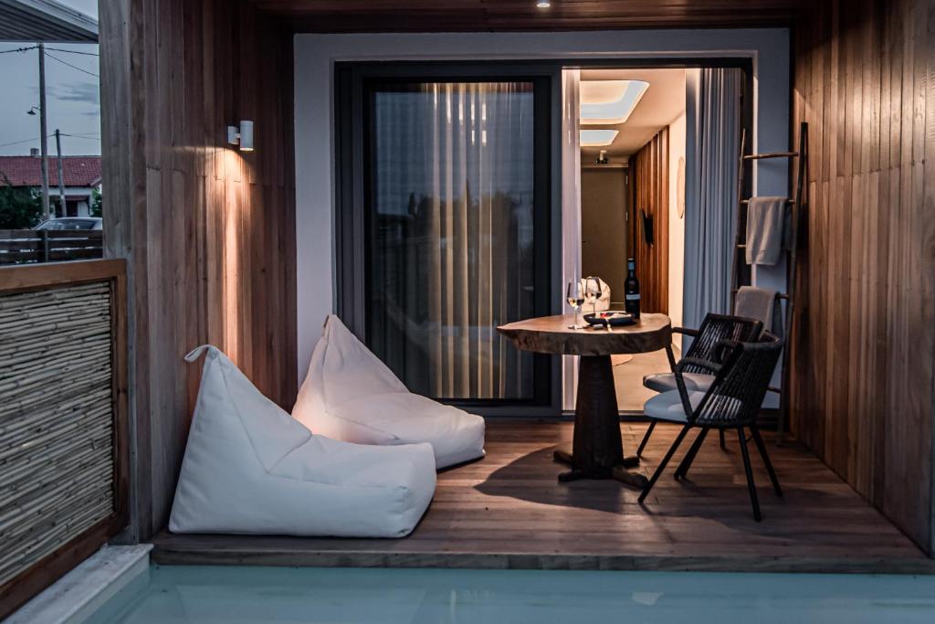 King's & Queen's Afitos - Suites With Private Pool - 12