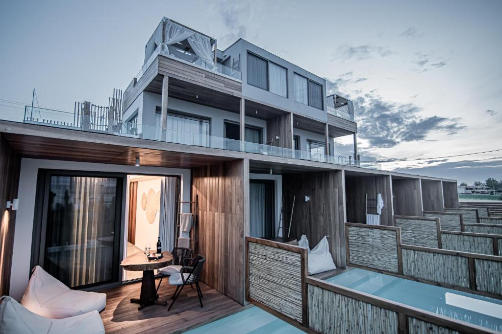 Balkón nebo terasa v ubytování King's & Queen's Afitos - Suites With Private Pool