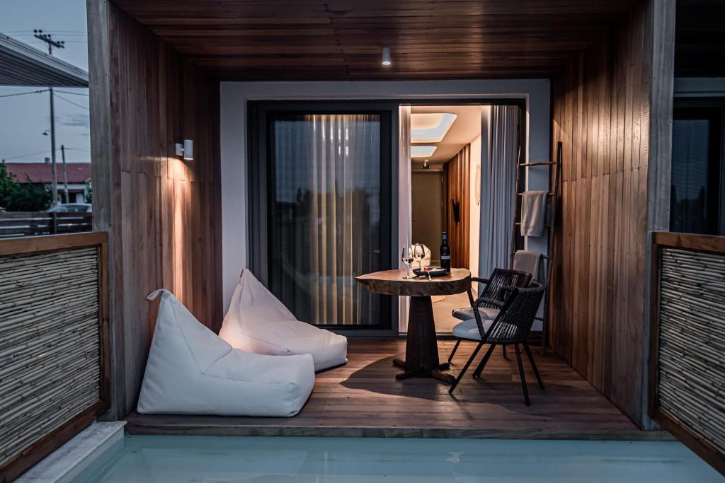 King's & Queen's Afitos - Suites With Private Pool - 17