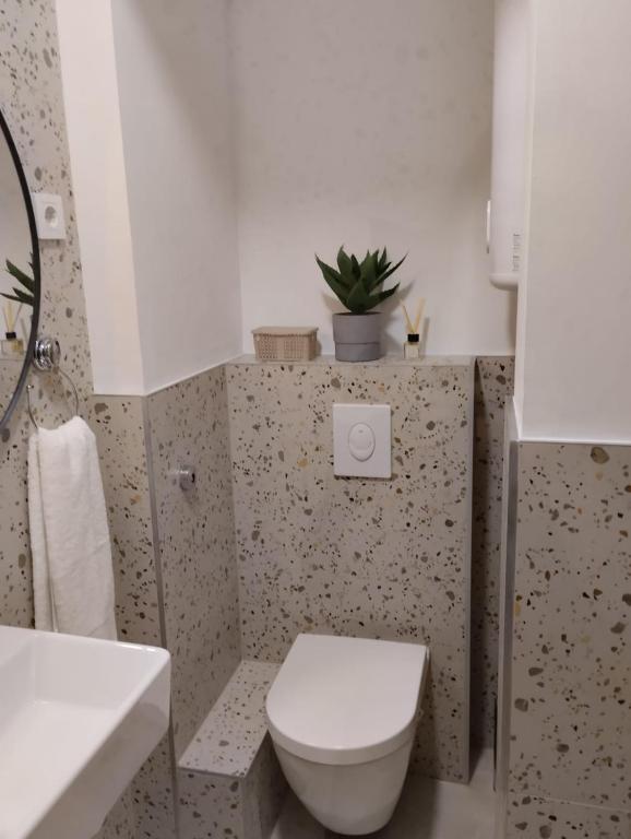 Apartman Zagreb , with balcony and FREE parking - 19