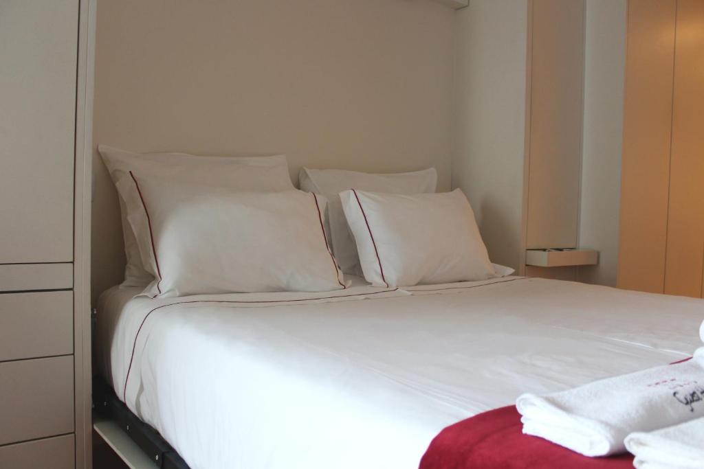Postel nebo postele na pokoji v ubytování ÍSIS Guest House