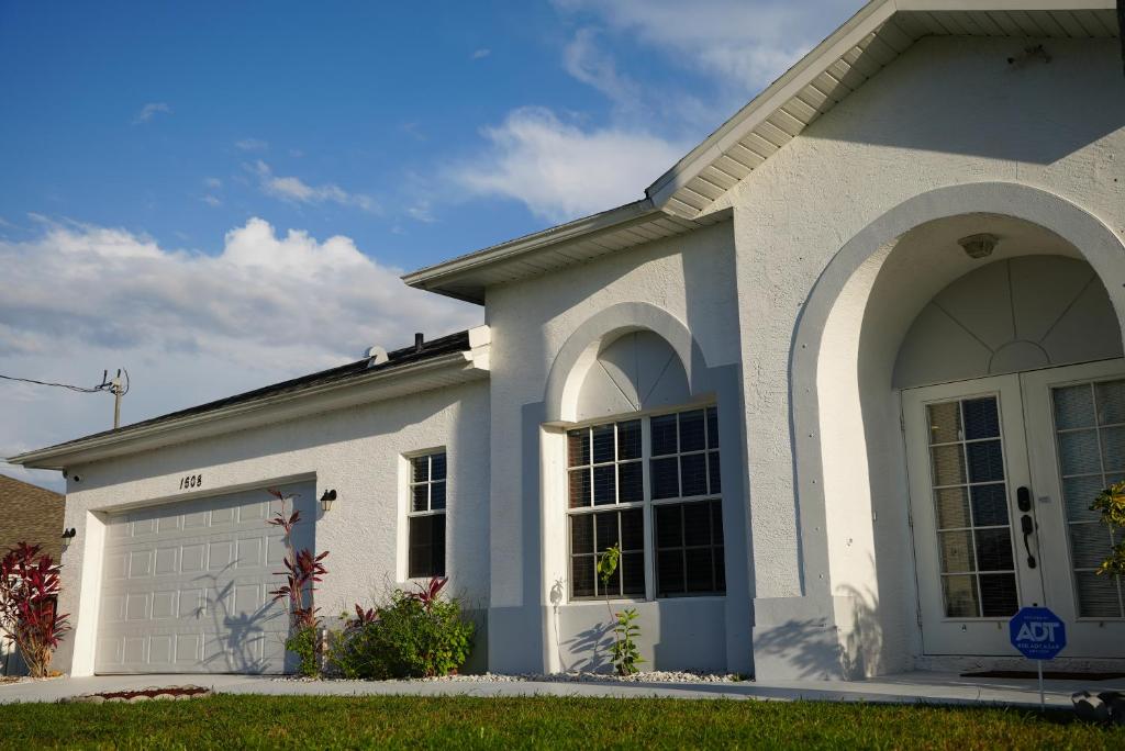 Cape Coral, FL Vacation Home Rental, Cape Coral Updated 2023 Prices