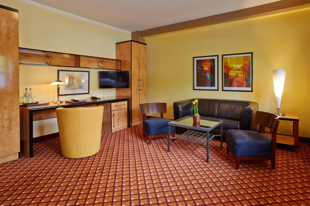 TV a/nebo společenská místnost v ubytování Hotel Sauerlacher Post