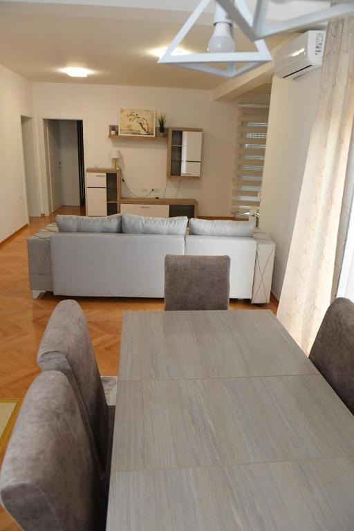 Kuchyň nebo kuchyňský kout v ubytování Dobi Apartmani WING 7