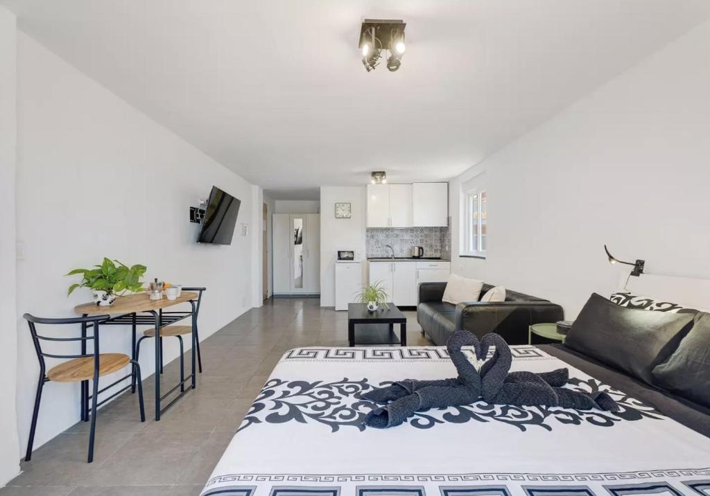 Kuchyň nebo kuchyňský kout v ubytování Yinfa 1 Sunset Apartment