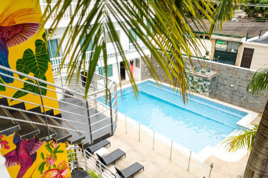 Bazén v ubytování Hotel Manantial Melgar nebo v jeho okolí