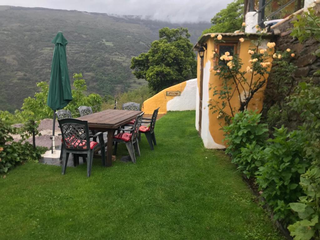 A general mountain view or a mountain view taken from the country house