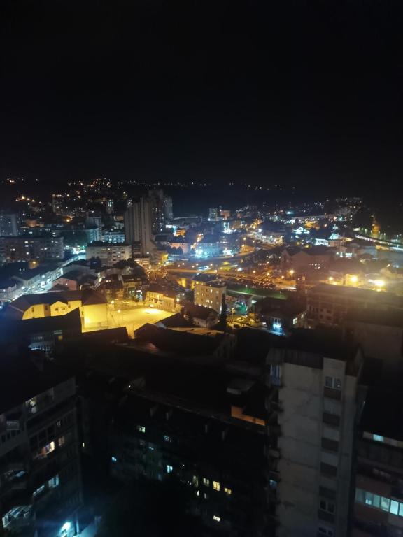 Nespecifikovaný výhled na destinaci Užice nebo výhled na město při pohledu z apartmánu