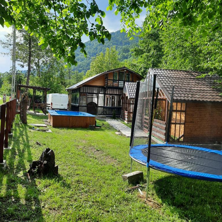 O grădină în afara Mariem