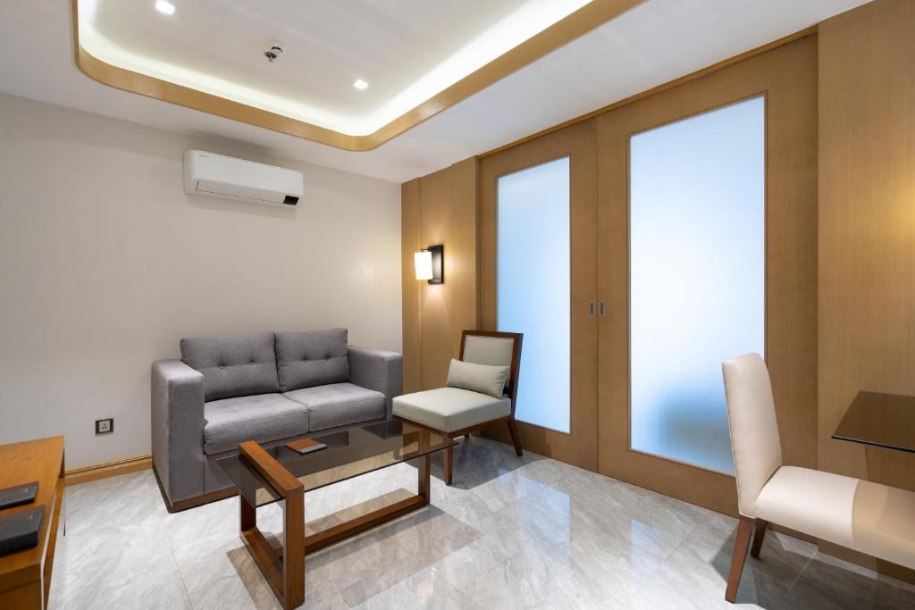 Posezení v ubytování One Euphoria Luxe Hotel