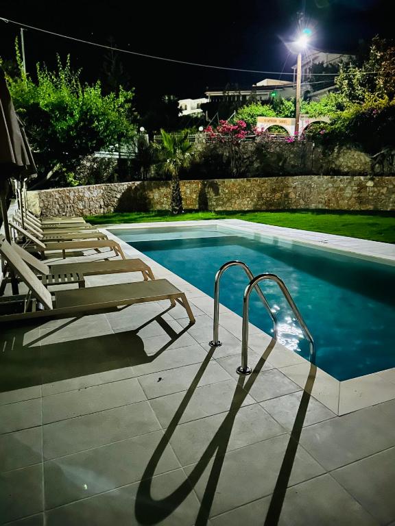Bazén v ubytování Cost Mari Almyrida New by ZAGO Boutiqe hotels nebo v jeho okolí