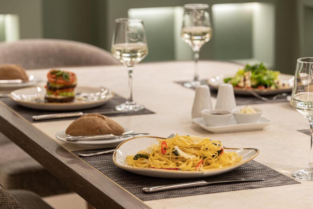 Holiday Inn Thessaloniki by IHG - Resim 40