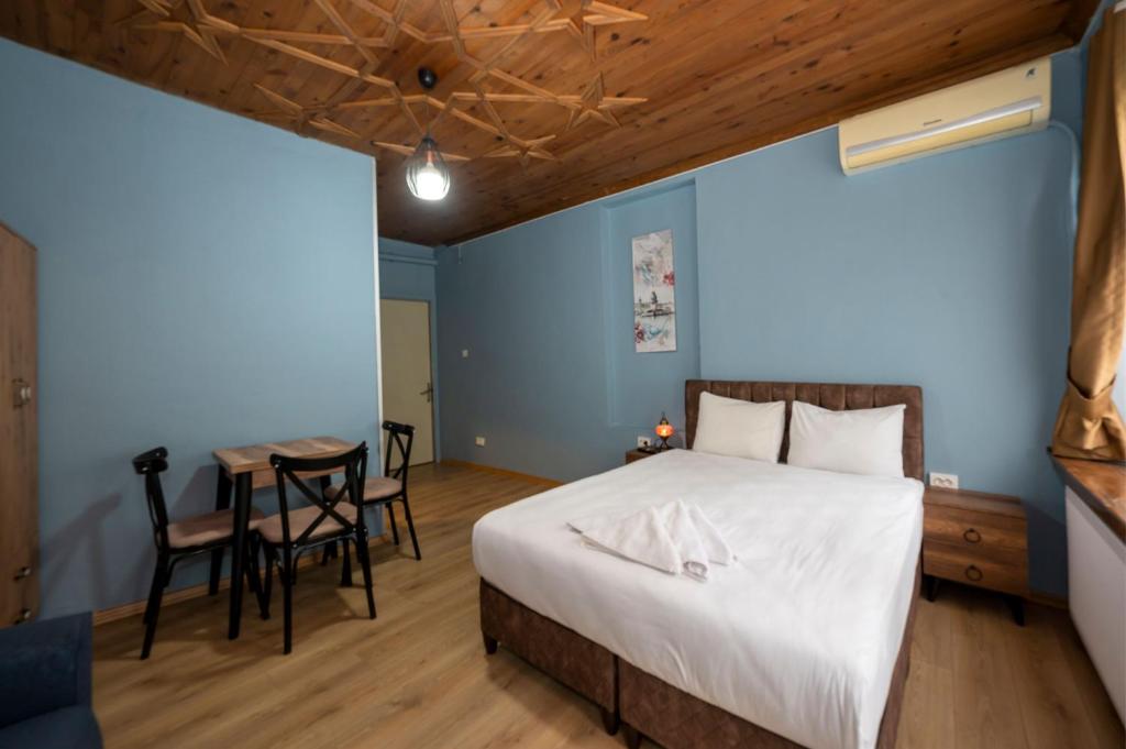Taksim Antique Hotel客房内的一张或多张床位