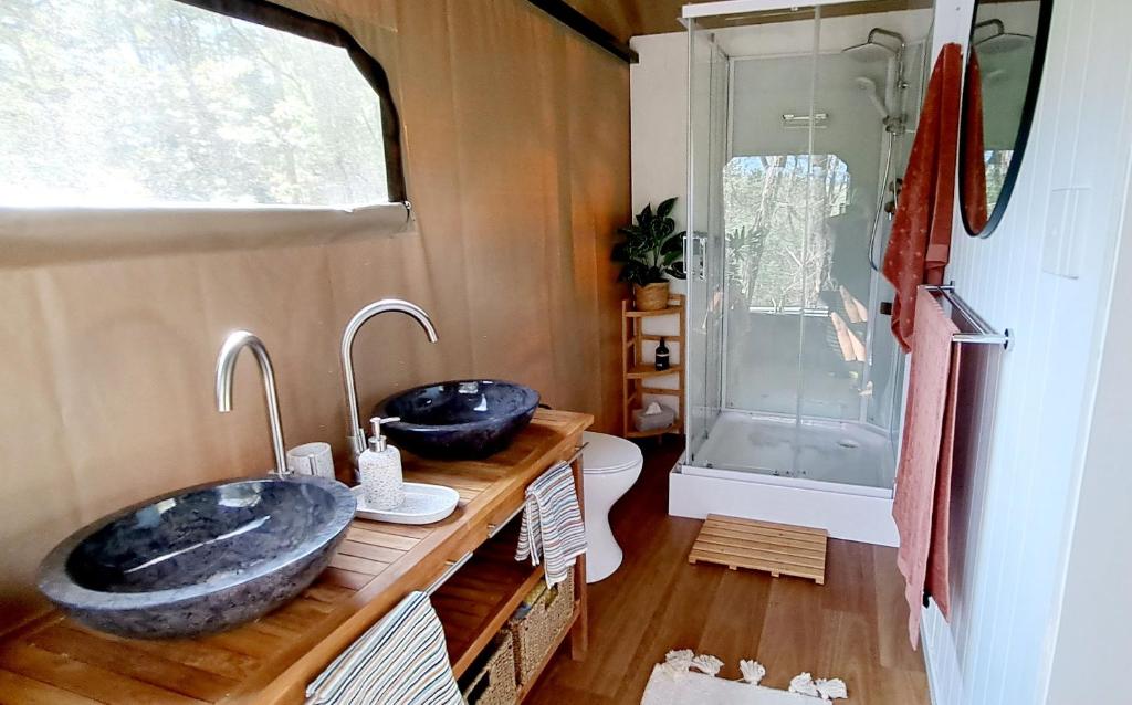 Koupelna v ubytování Moogie Glamp