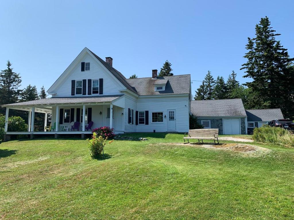 Geary House at Fifield Point, Stonington (updated prices 2024)
