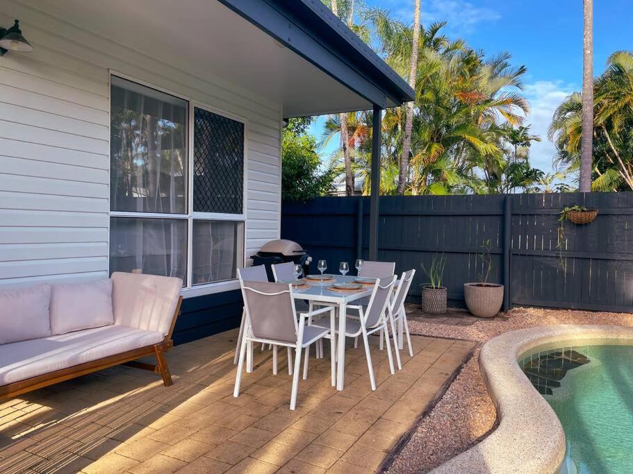 Patio nebo venkovní prostory v ubytování Port Douglas Beach Cottage