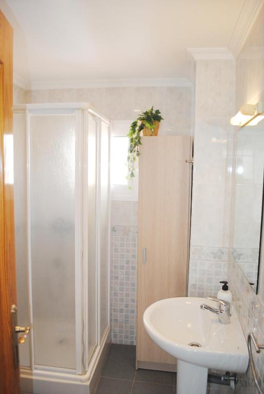 Kúpeľňa v ubytovaní Apartamentos Vicenta Playa Carihuela