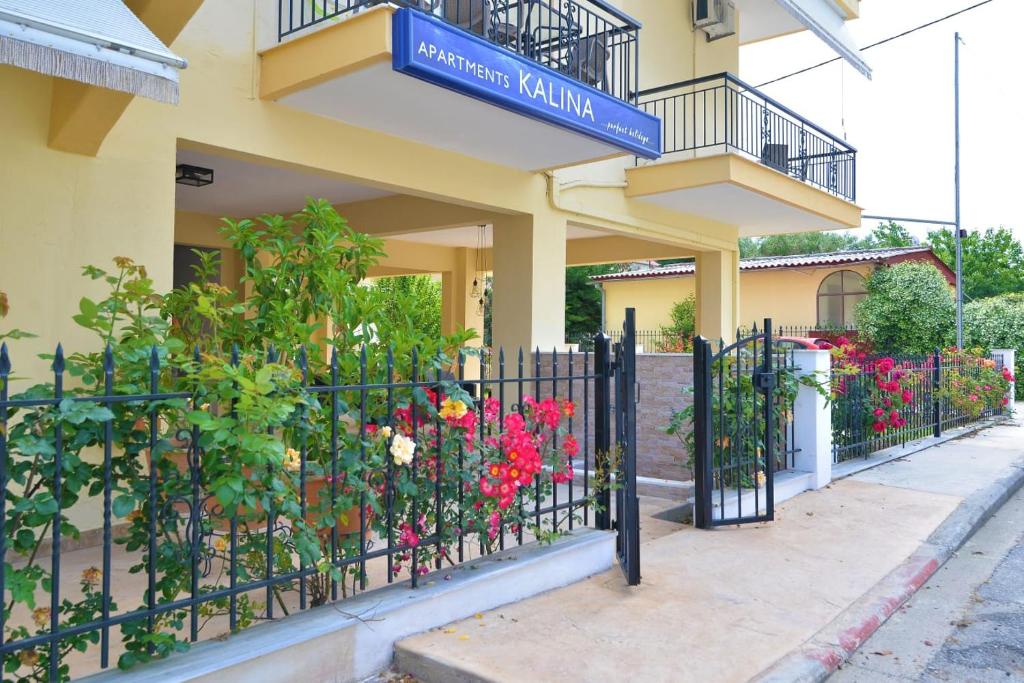 Budova, kde se aparthotel nachází