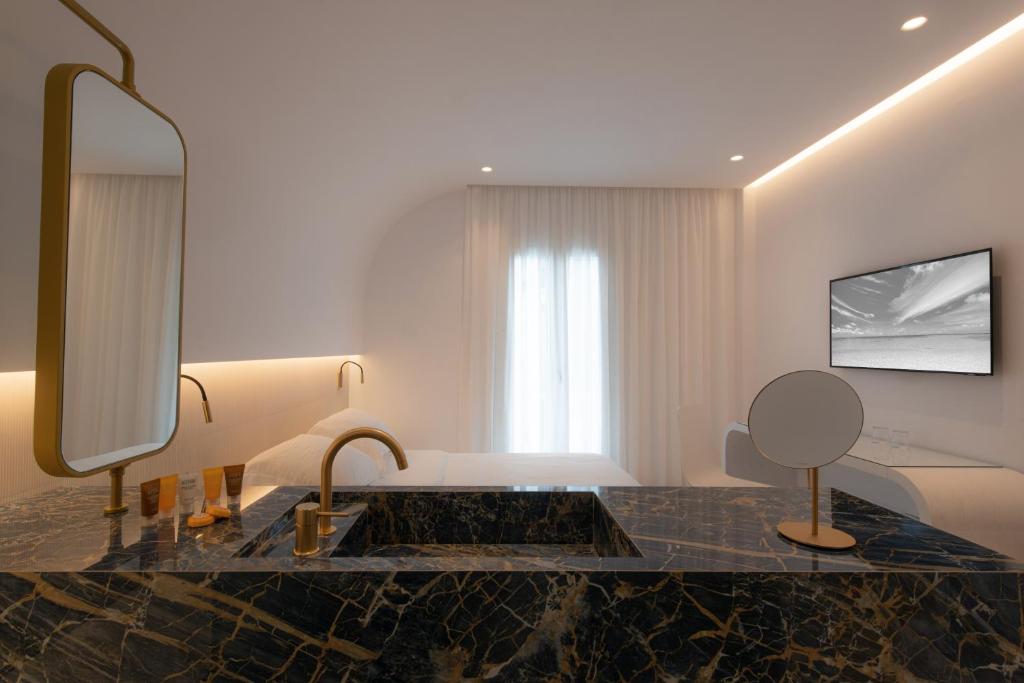 Petasos Chic Hotel - 1