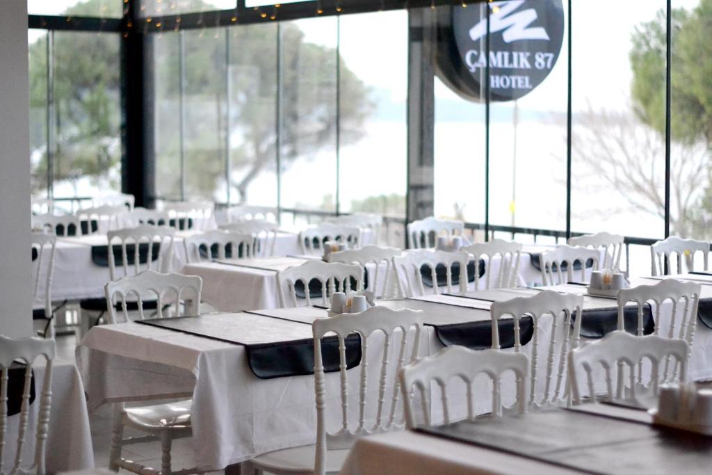 Restaurace v ubytování Çamlık 87 Hotel Ayvalık