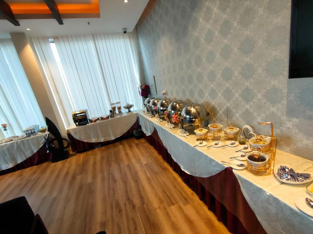 Jídlo v aparthotelu nebo okolí
