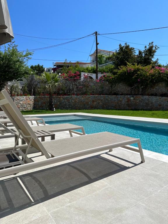 Bazén v ubytování Cost Mari Almyrida New by ZAGO Boutiqe hotels nebo v jeho okolí