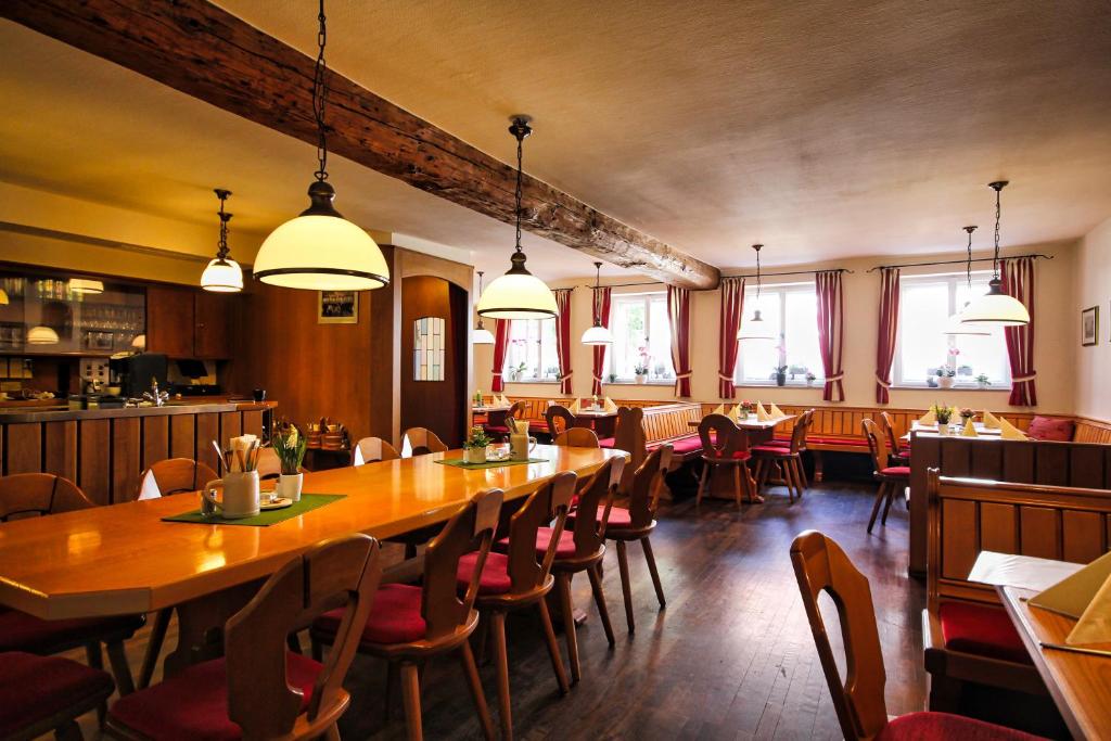 Restaurace v ubytování Hotel-Gasthof Postbräu Dingolfing