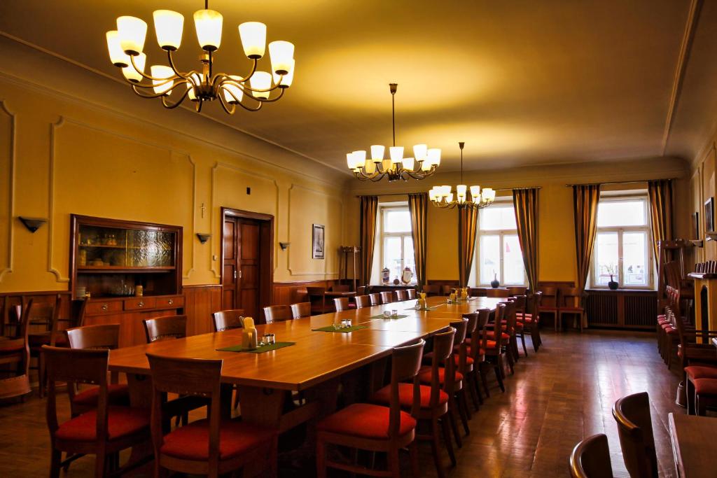 Restaurace v ubytování Hotel-Gasthof Postbräu Dingolfing