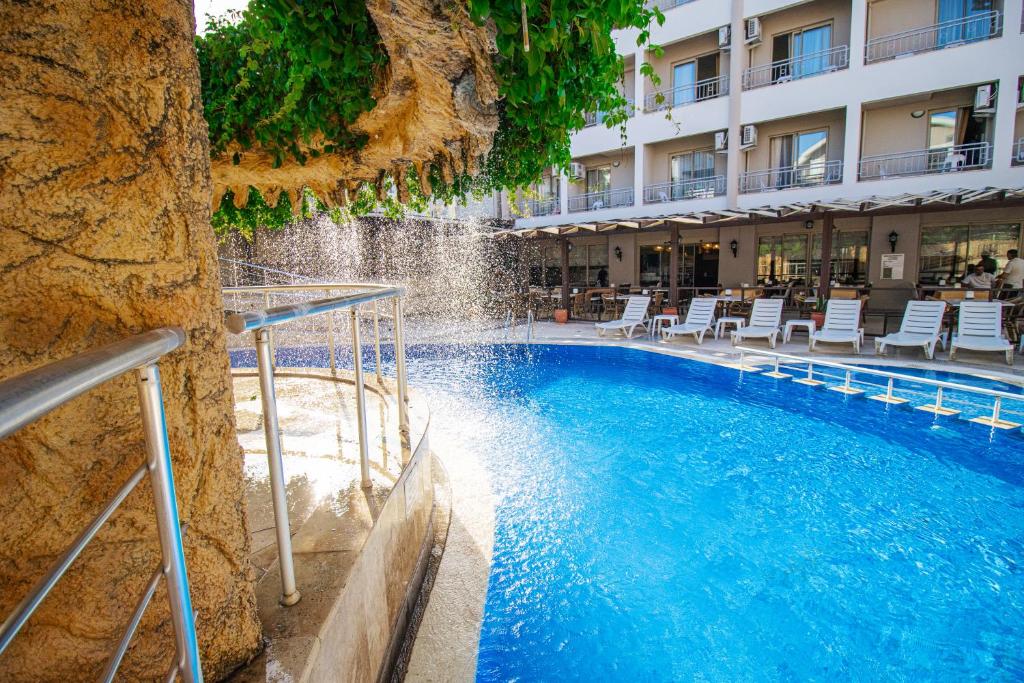 Bazén v ubytování RK MAGİC DREAM HOTEL nebo v jeho okolí