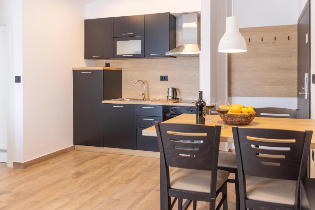 Apartments & rooms Stella Adriatica - 标准的一居室公寓，带阳台 -  2楼