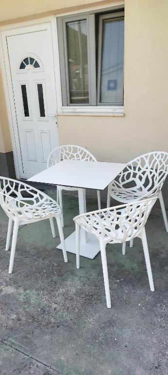 Balkón nebo terasa v ubytování Apartment Štrbić