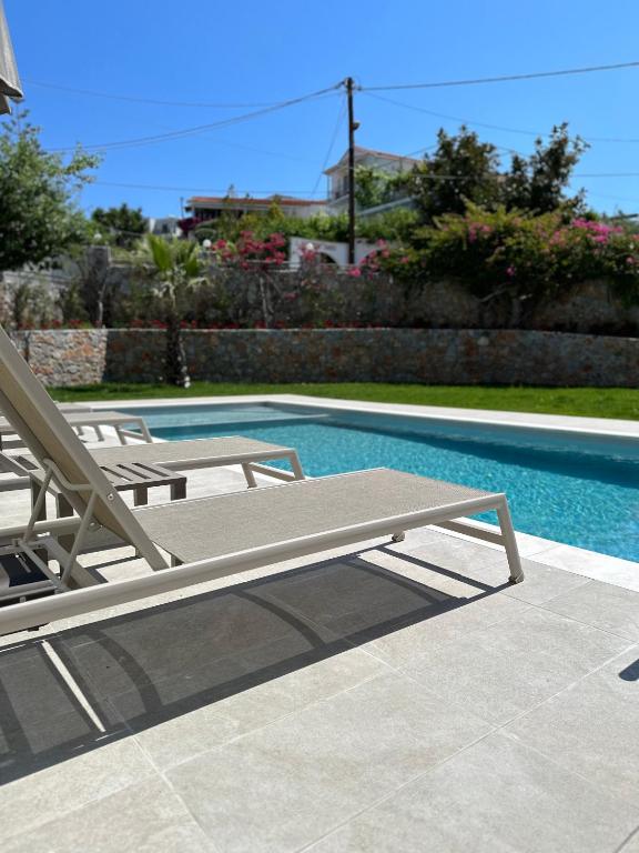 Bazén v ubytování Cost Mari Almyrida New by ZAGO Boutiqe hotels nebo v jeho okolí