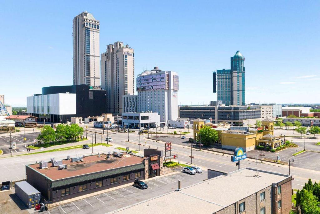 Days Inn by Wyndham Fallsview - Resim 11