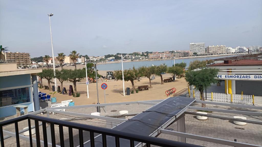 a fighter jet sitting on top of a building at El balcón de riells in L'Escala