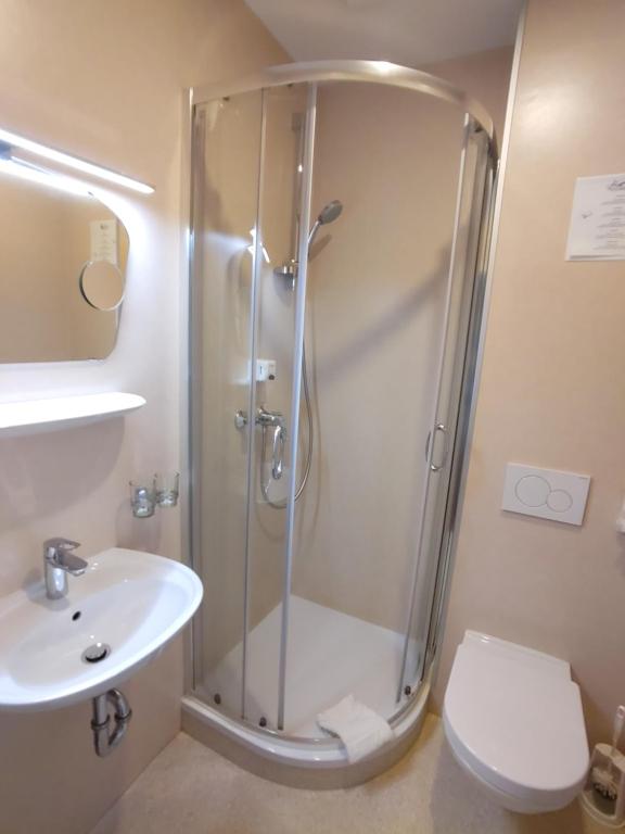 Koupelna v ubytování Hotel im Klosterring