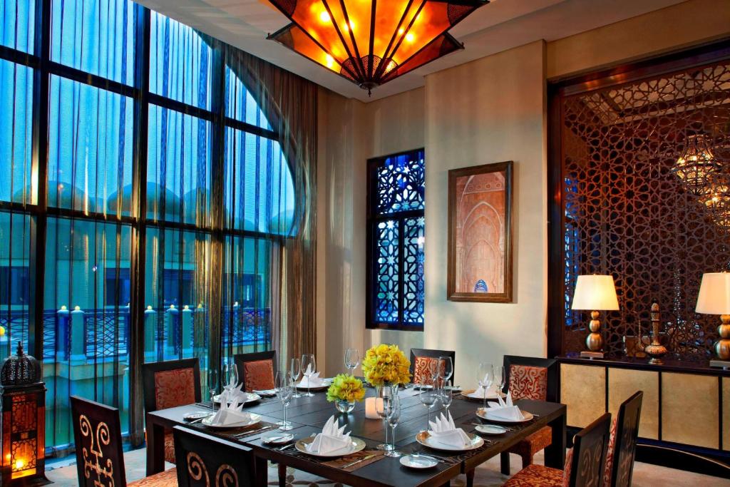 Posezení v ubytování Sheraton Qingyuan Lion Lake Resort
