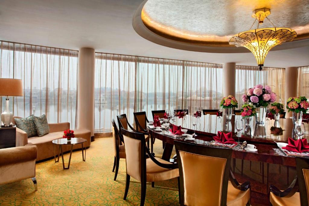 Posezení v ubytování Sheraton Qingyuan Lion Lake Resort