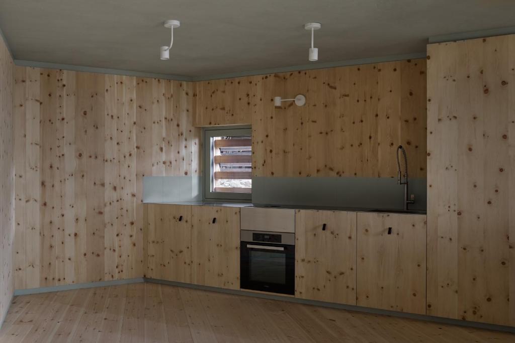 A kitchen or kitchenette at Odles Lodge